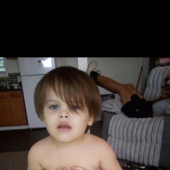 Meet your Posher, Lory - Picture 2 of 16